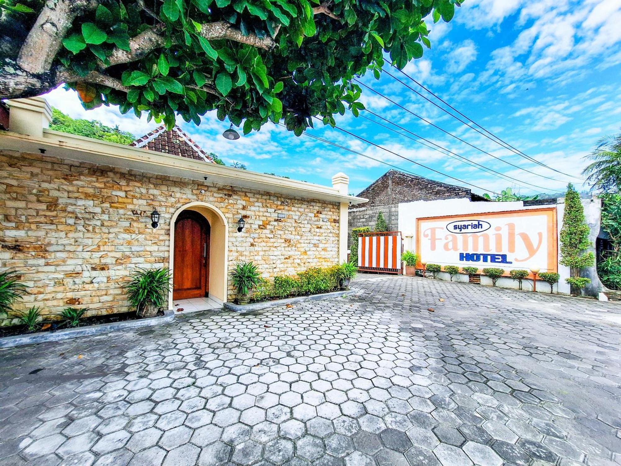 Hotel Family Syariah 1 Parangtritis Redpartner Exterior foto